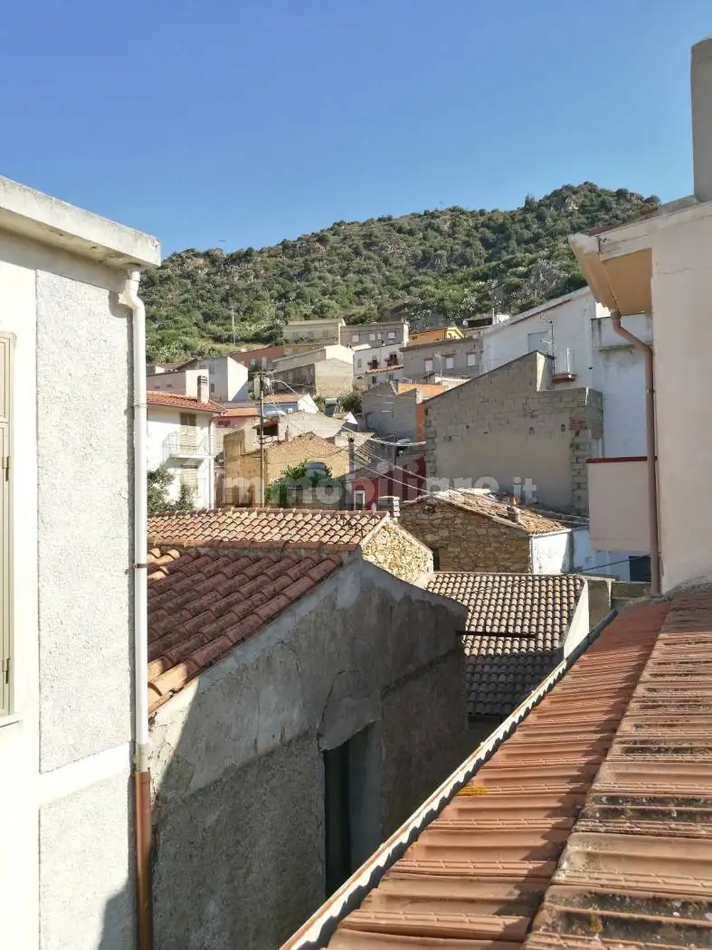 Terratetto unifamiliare via Giuseppe Mannu, Centro, Lodè - foto 4