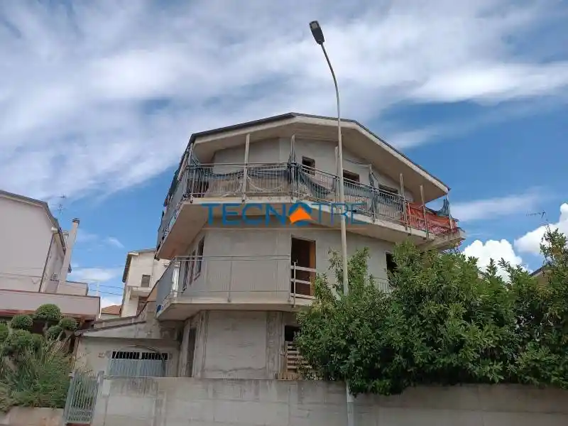 Palazzo - Edificio in Vendita - foto 2