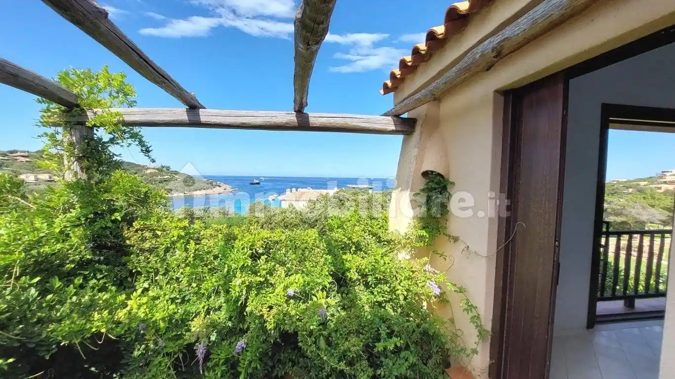 Appartamento in vendita a Arzachena