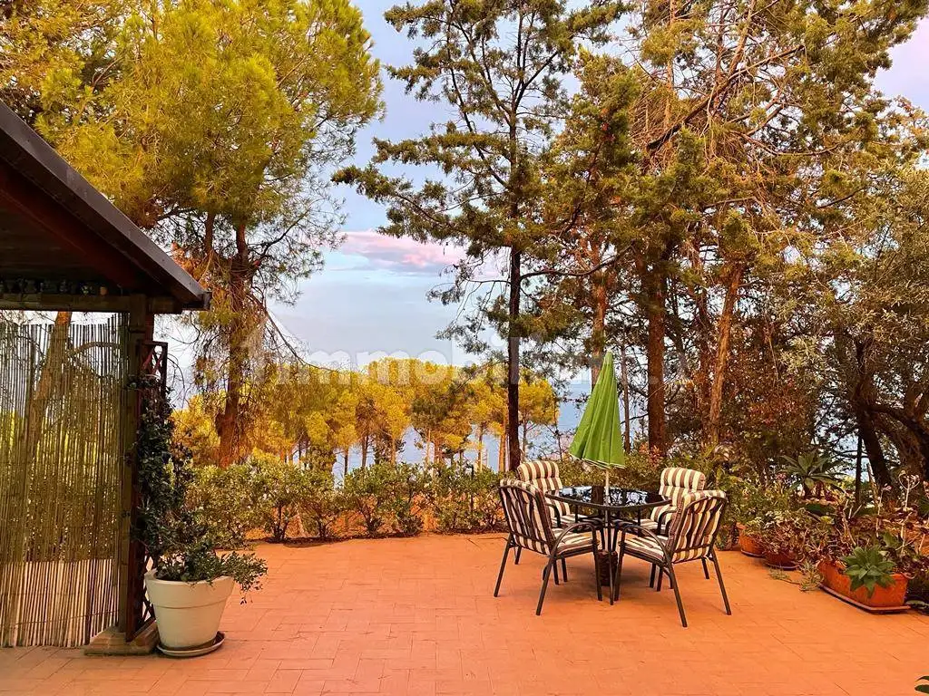 Villa in vendita a Stalettì