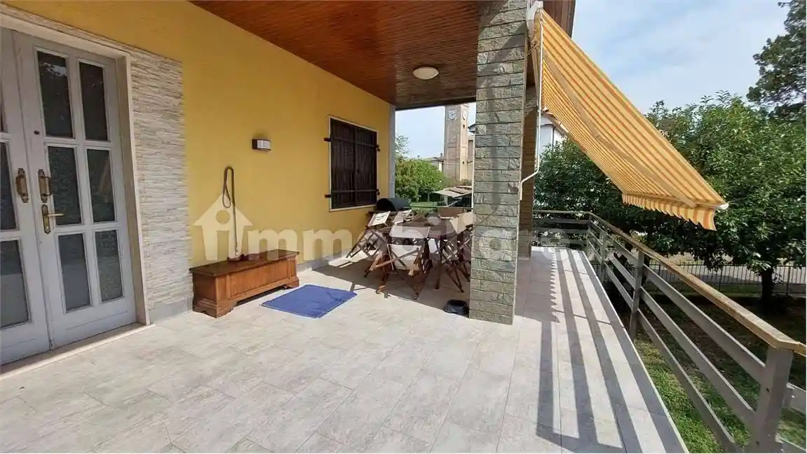 Villa in vendita a Cadeo