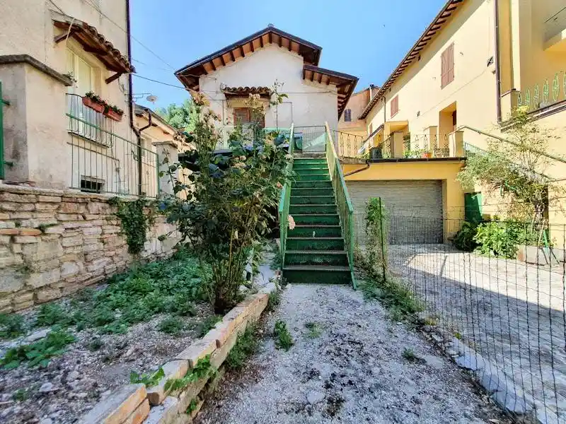 Villa in vendita a San Severino Marche
