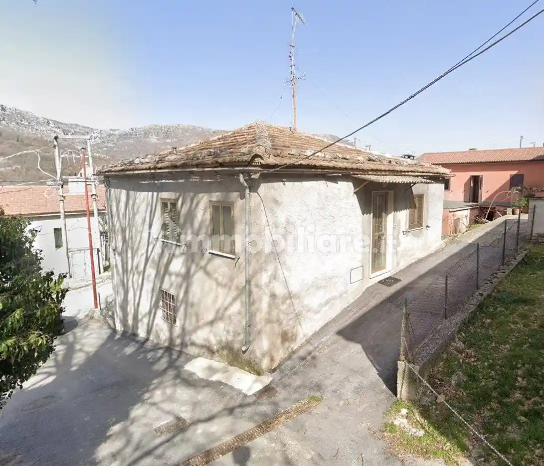 Villa unifamiliare Strada Provinciale Foreste di Cerro al Volturno, Cerro al Volturno - foto 2