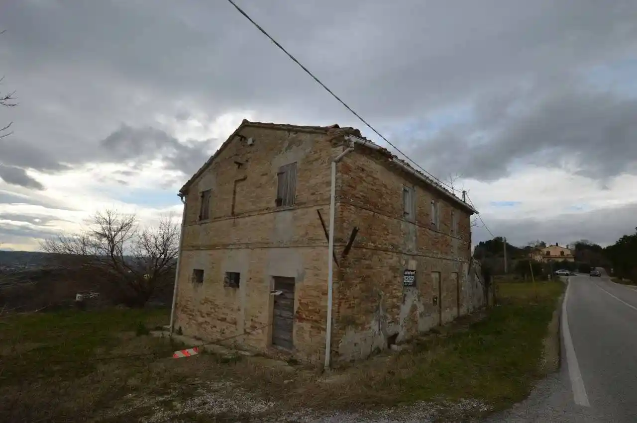 Terratetto unifamiliare 80 m², da ristrutturare, Santa Lucia, Jesi - foto 3