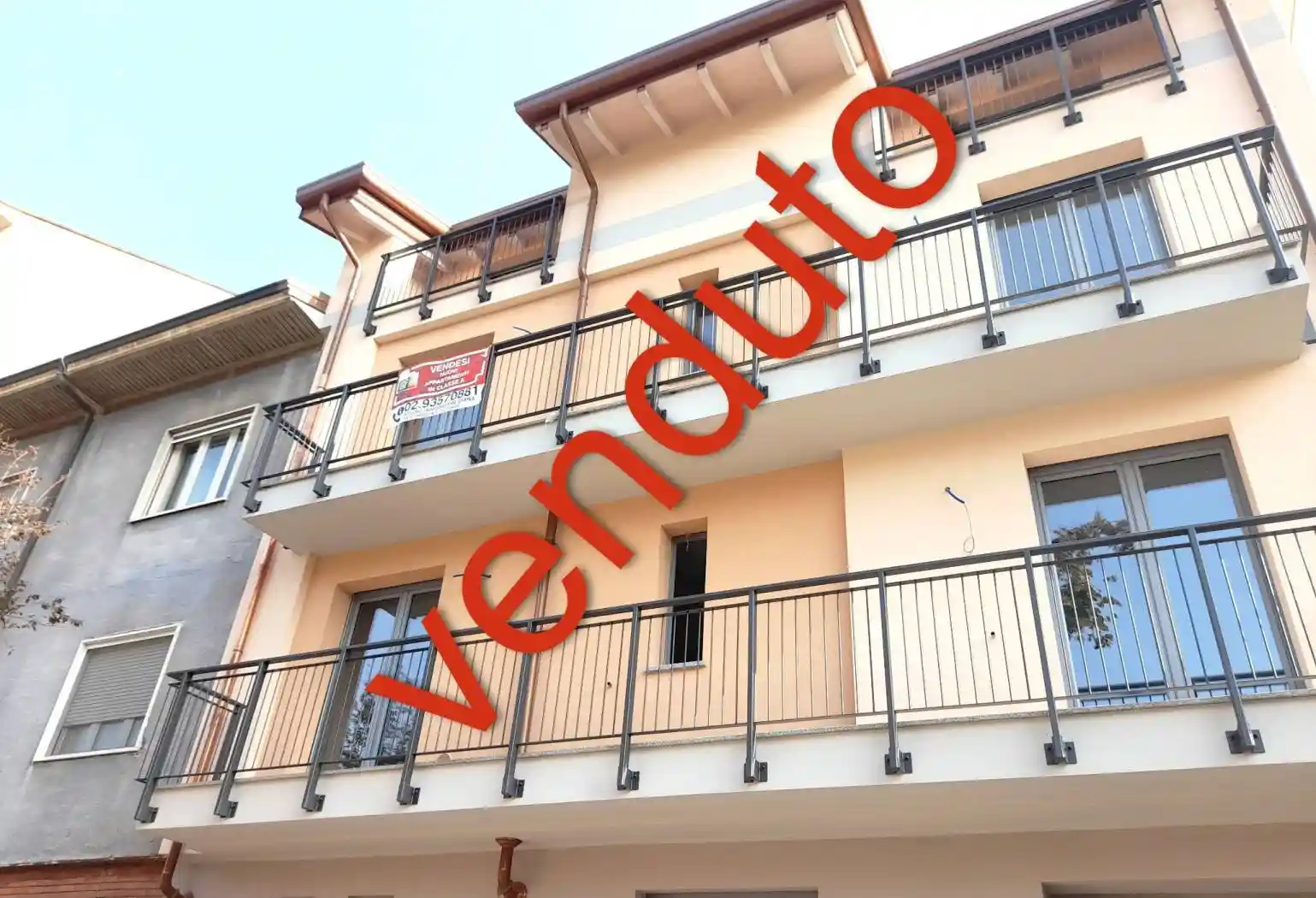 Palazzo - Edificio in vendita a Lainate