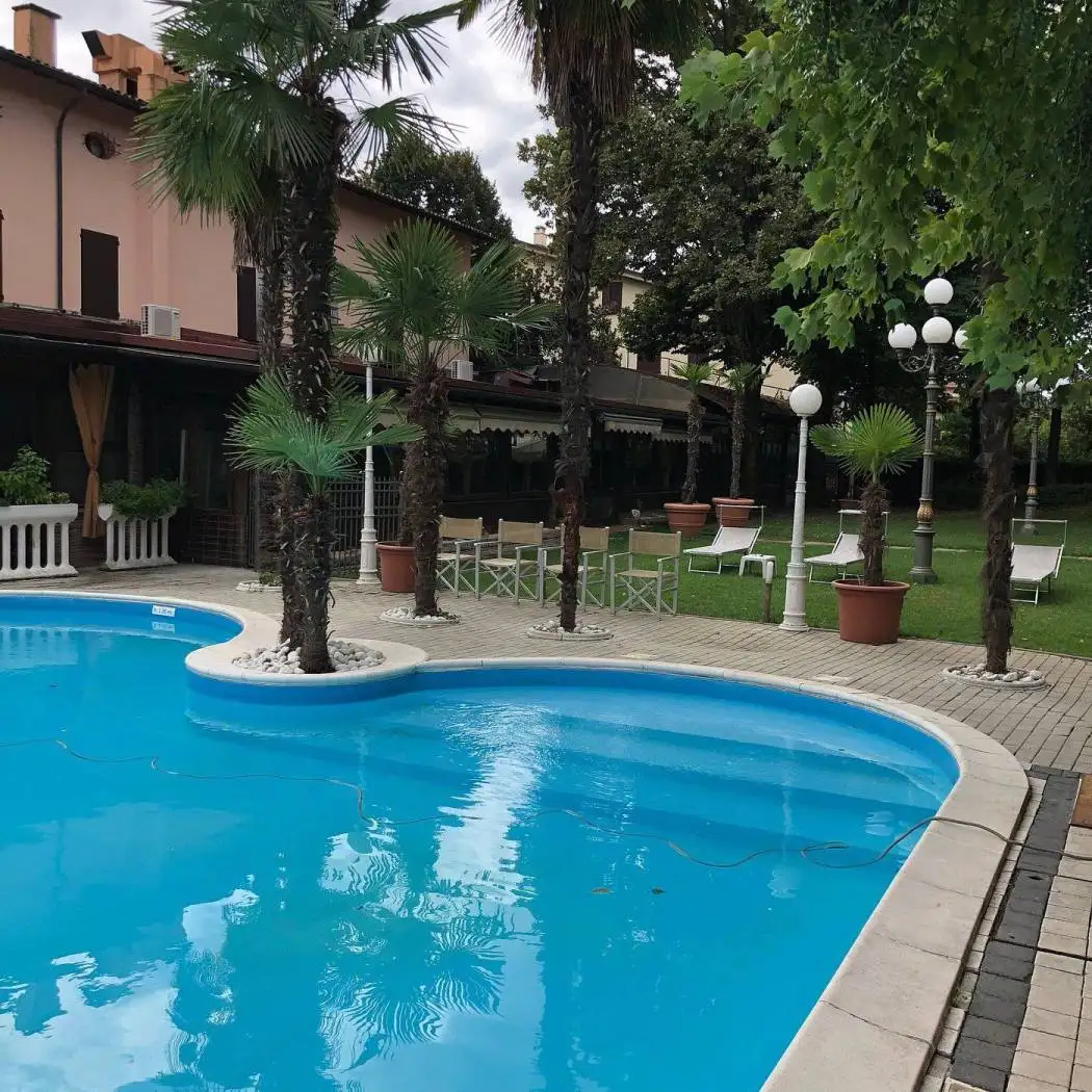 Palazzo - Edificio in vendita a Mordano