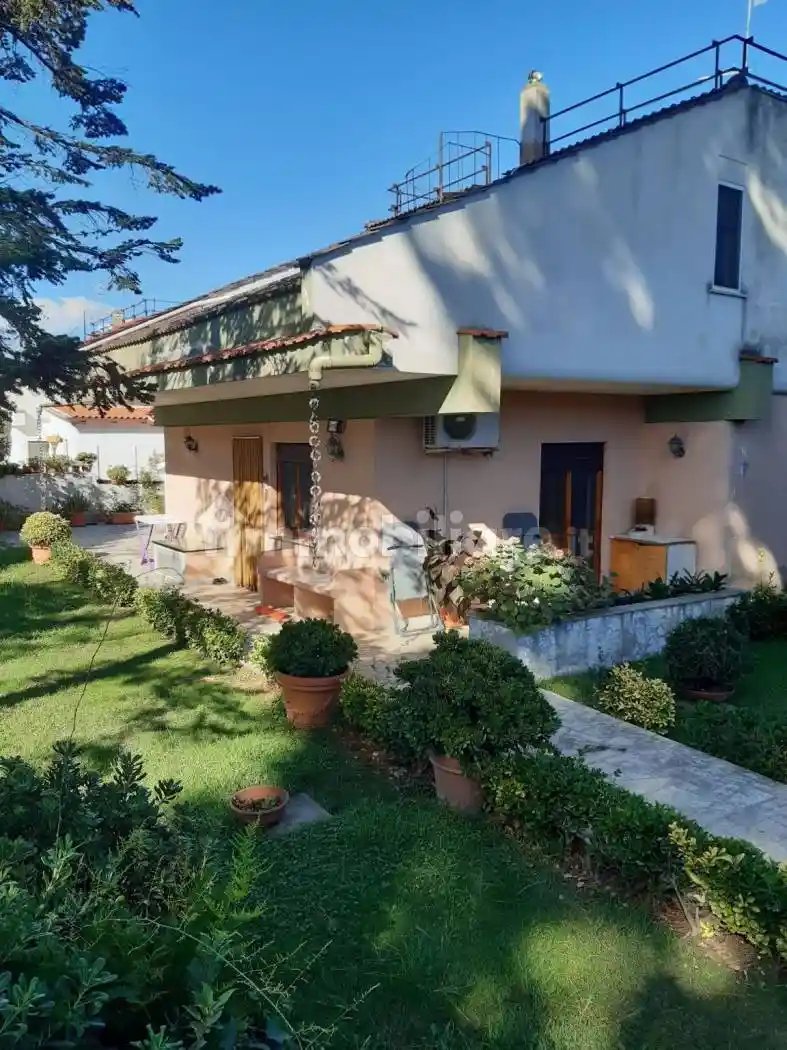 Villa in vendita a Fondi
