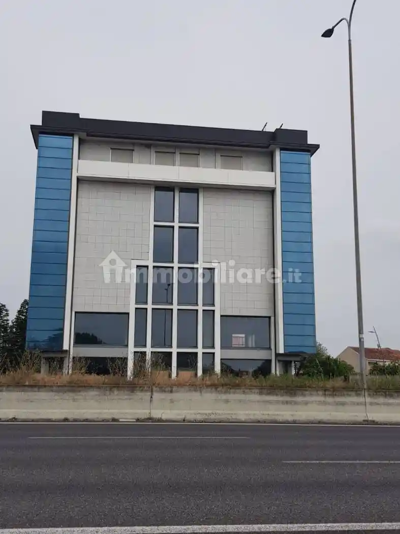 Palazzo - Edificio in affitto a Seregno