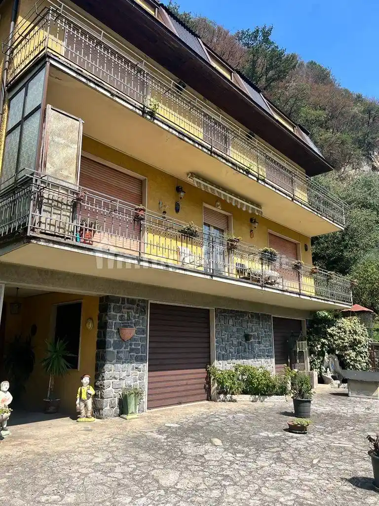 Casa indipendente in vendita a Angolo Terme