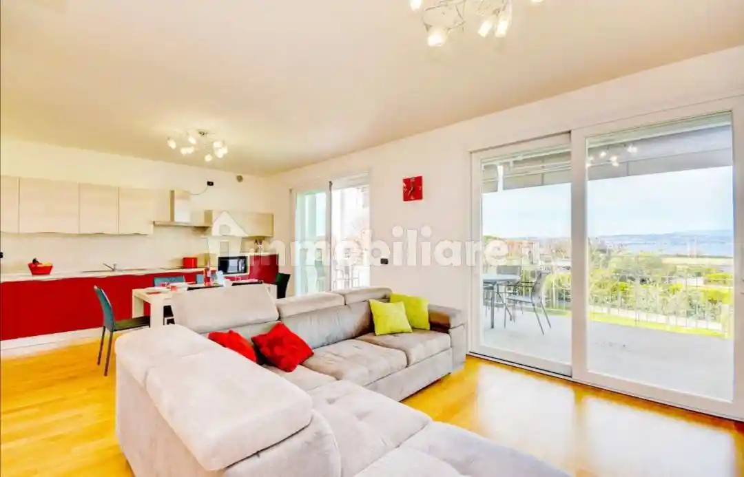 Appartamento in vendita a Sirmione