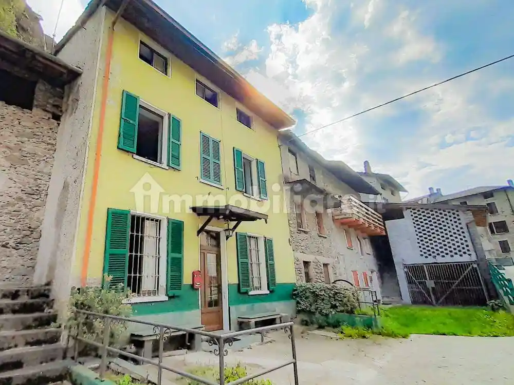 Casa indipendente in vendita a Forcola