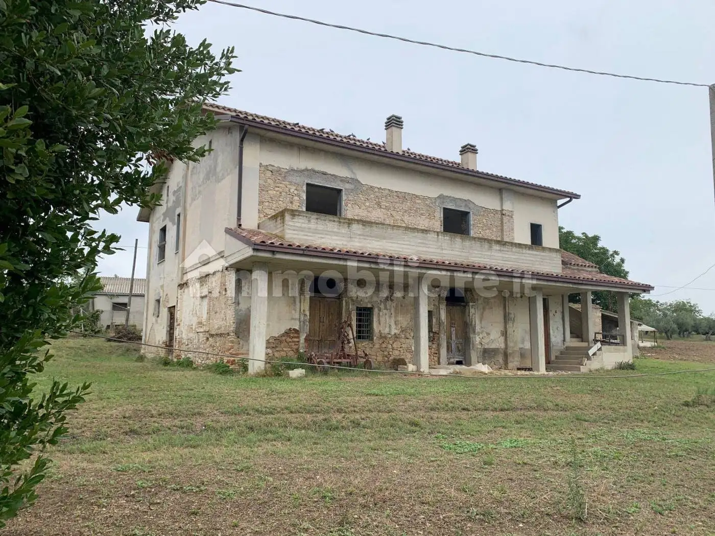 Rustico - Casale in vendita a Loreto Aprutino