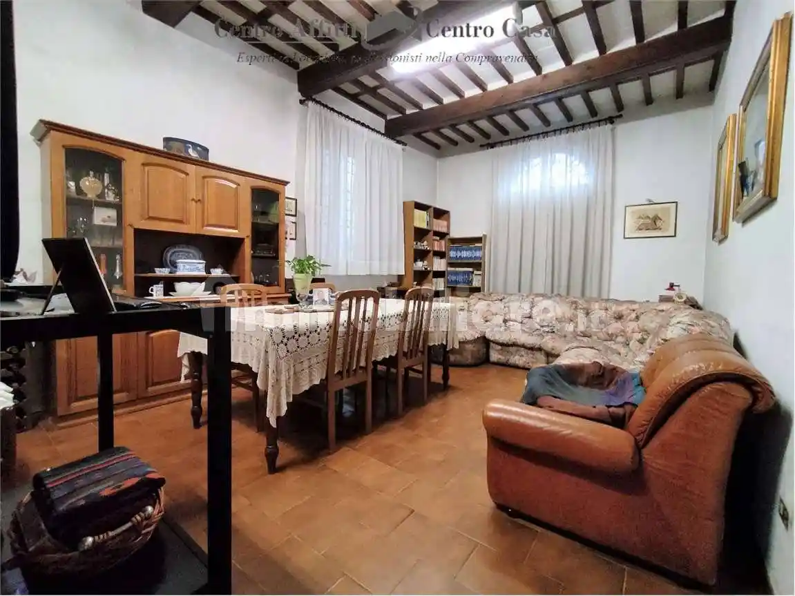 Rustico - Casale in vendita a Lucca