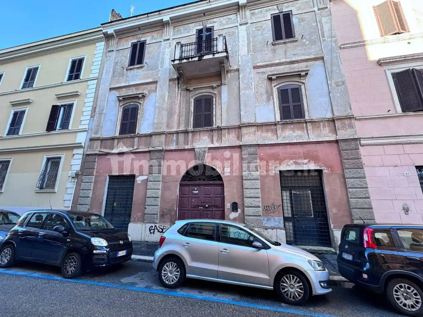 Palazzo - Edificio in vendita a Roma