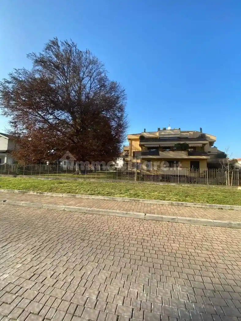 Appartamento in vendita a Barlassina