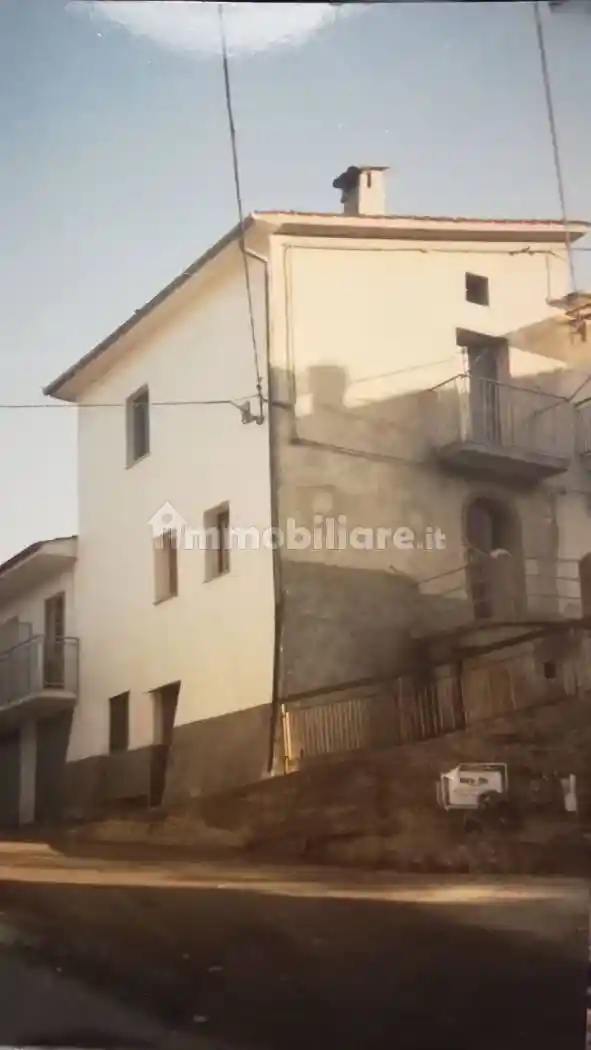 Palazzo - Edificio in vendita a Bianchi