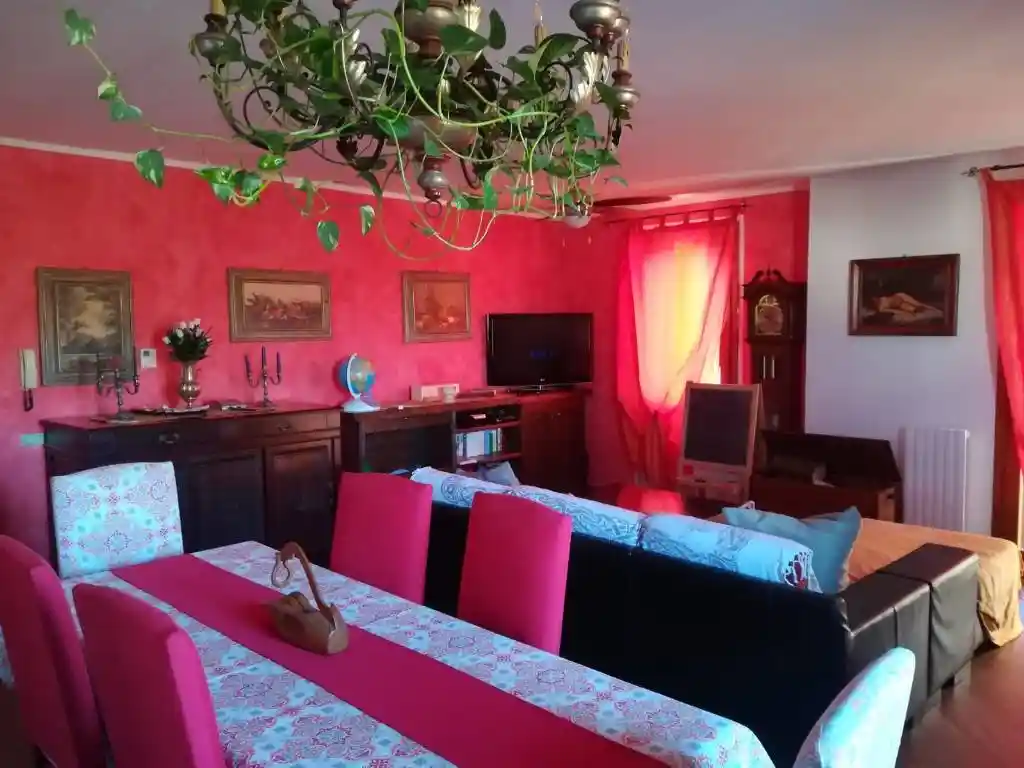 Villa in vendita a Vezzano sul Crostolo