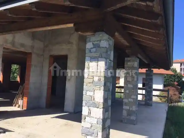 Villa in vendita a Massino Visconti