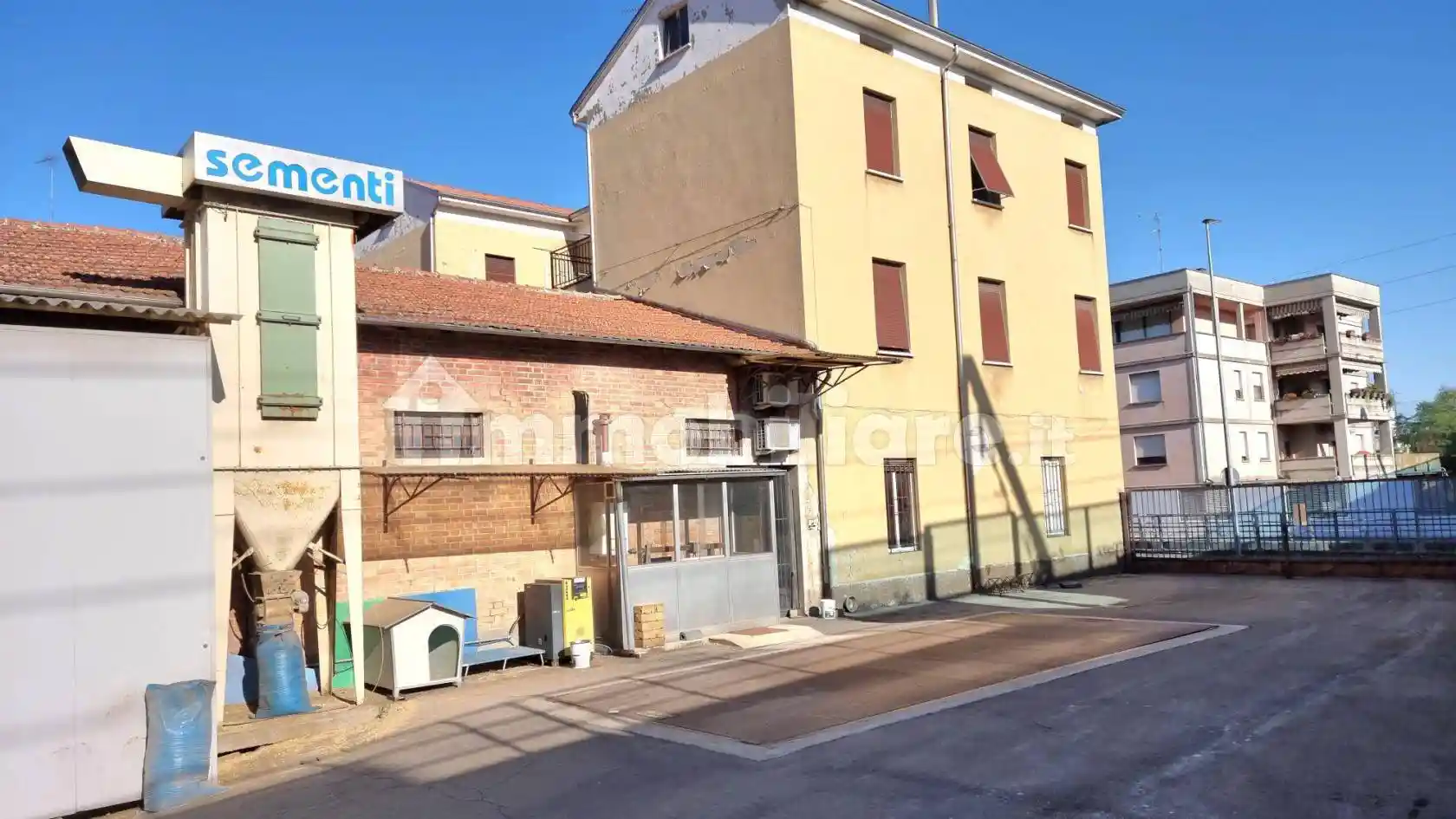 Palazzo - Edificio in vendita a Parma