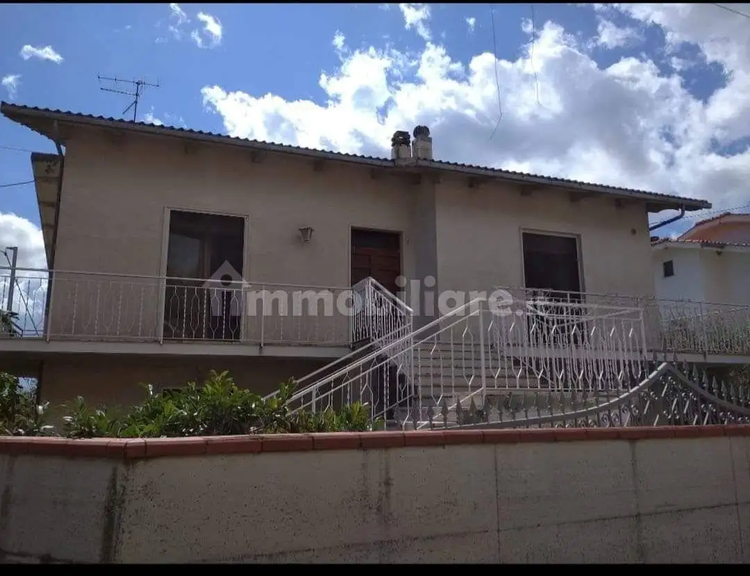 Villa in vendita a Catignano