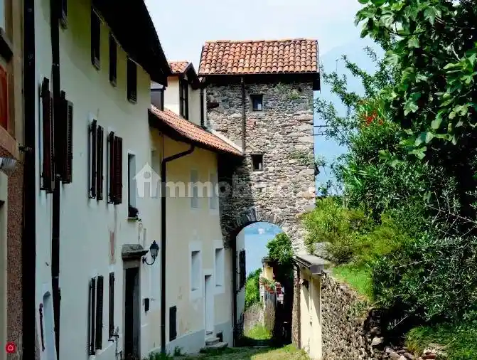 Appartamento in vendita a Maccagno con Pino e Veddasca