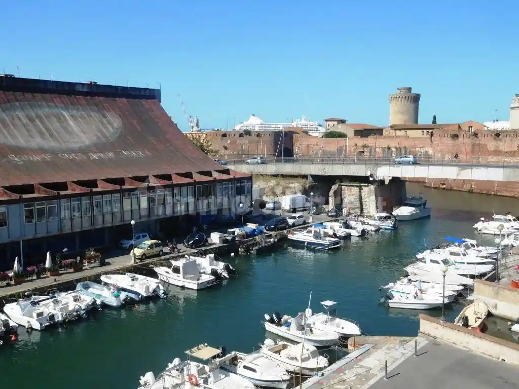 Appartamento in vendita a Livorno