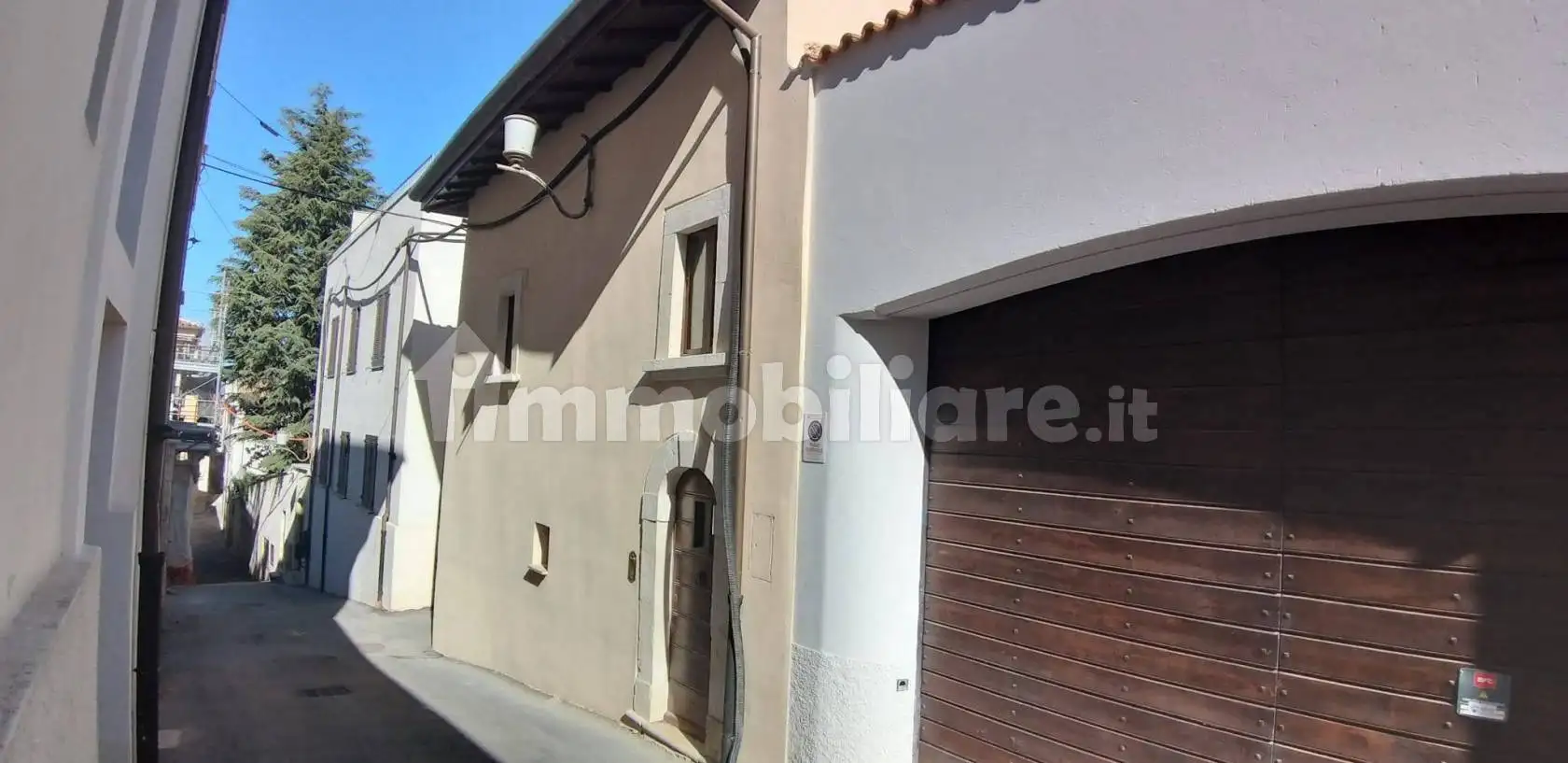 Casa indipendente in affitto a L'Aquila