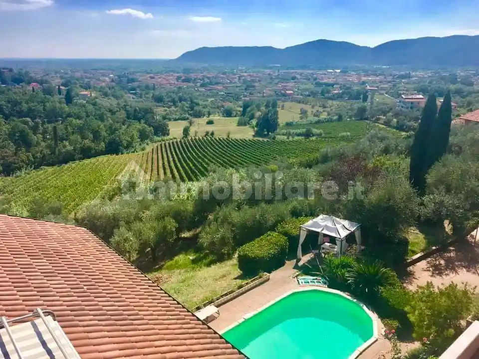 Villa in vendita a Castelnuovo Magra