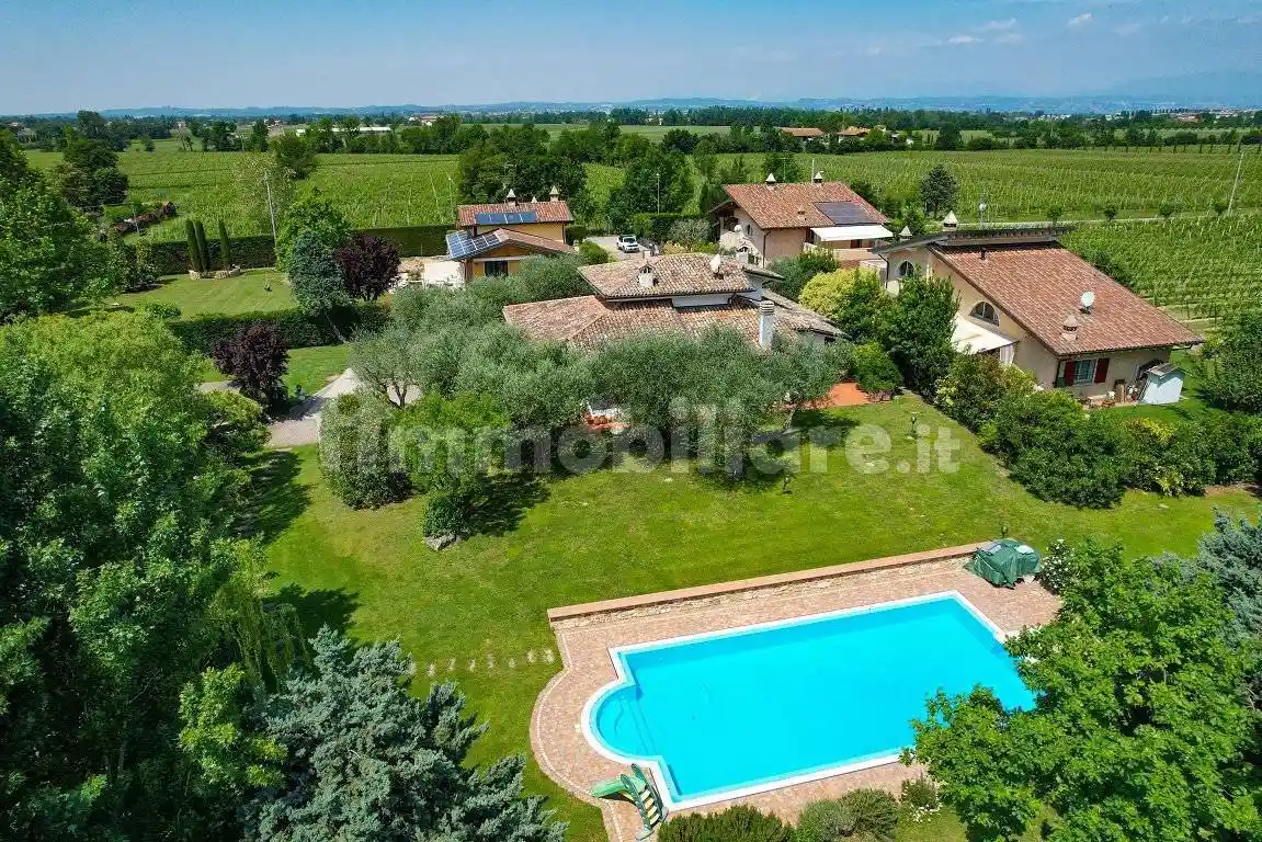 Villa in vendita a Sirmione