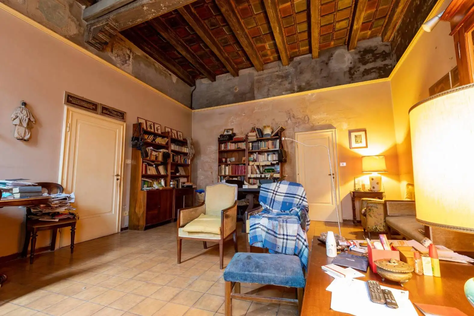 Palazzo - Edificio in vendita a Cento