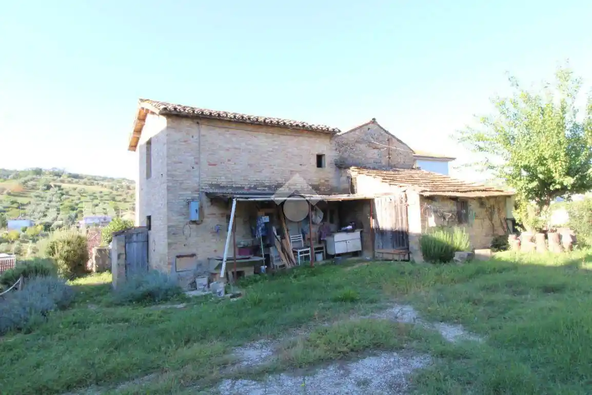 Rustico - Casale in vendita a San Benedetto del Tronto