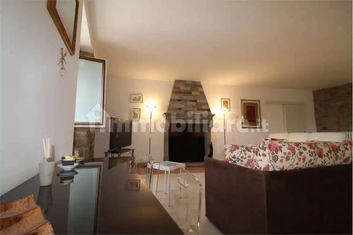 Terratetto unifamiliare 157 m², ottimo stato, Centro, Avigliano - foto 3