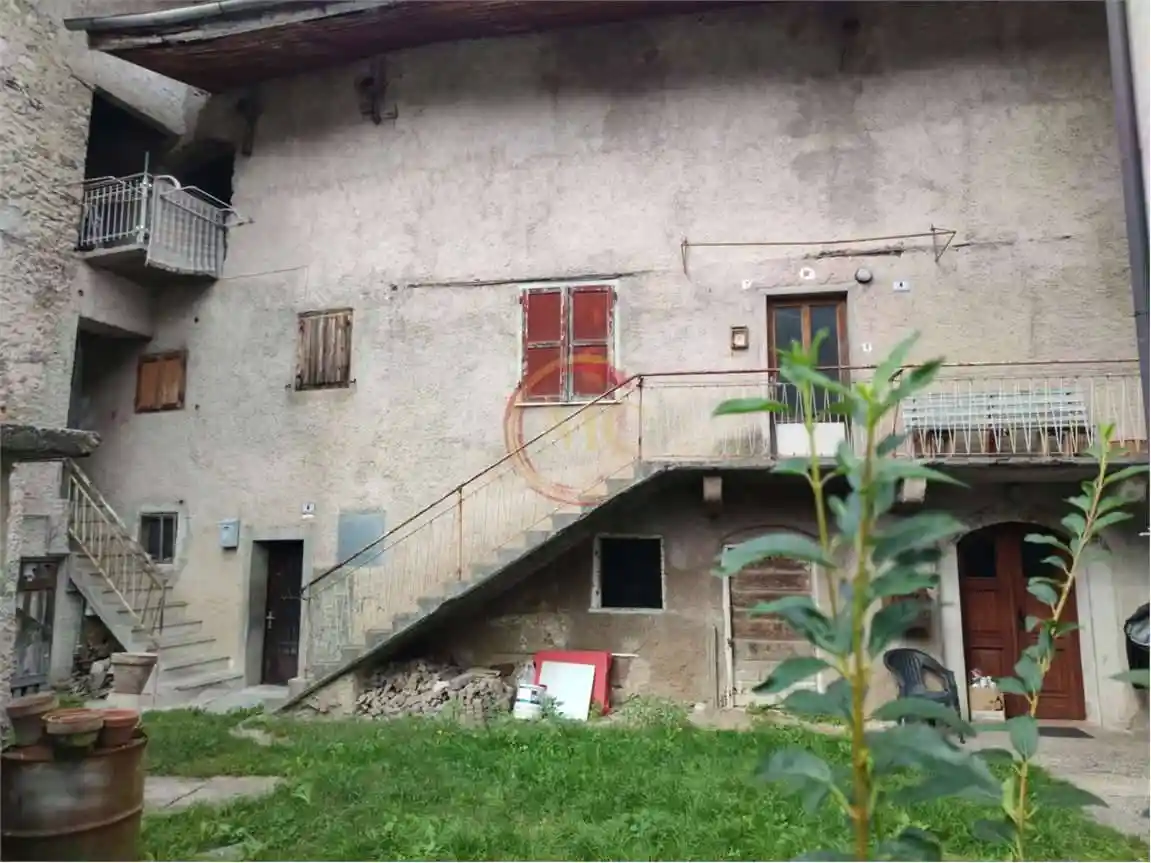 Palazzo - Edificio in vendita a Cavedine