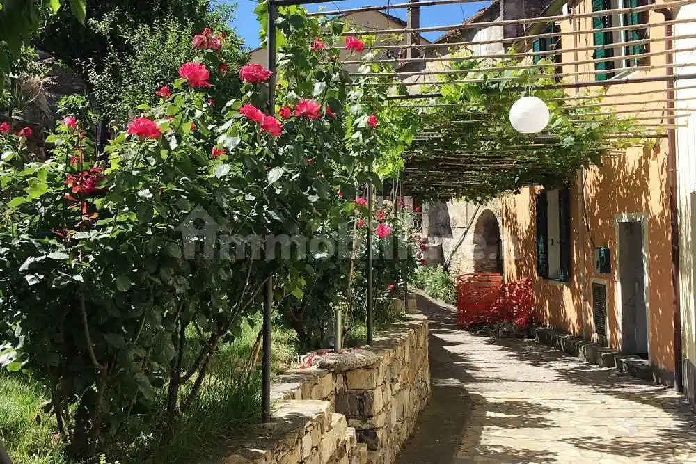 Rustico - Casale in vendita a Diano San Pietro