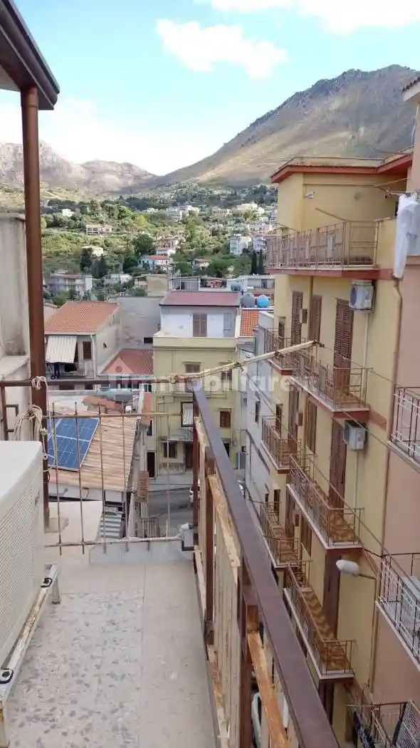 Palazzo - Edificio in vendita a Carini