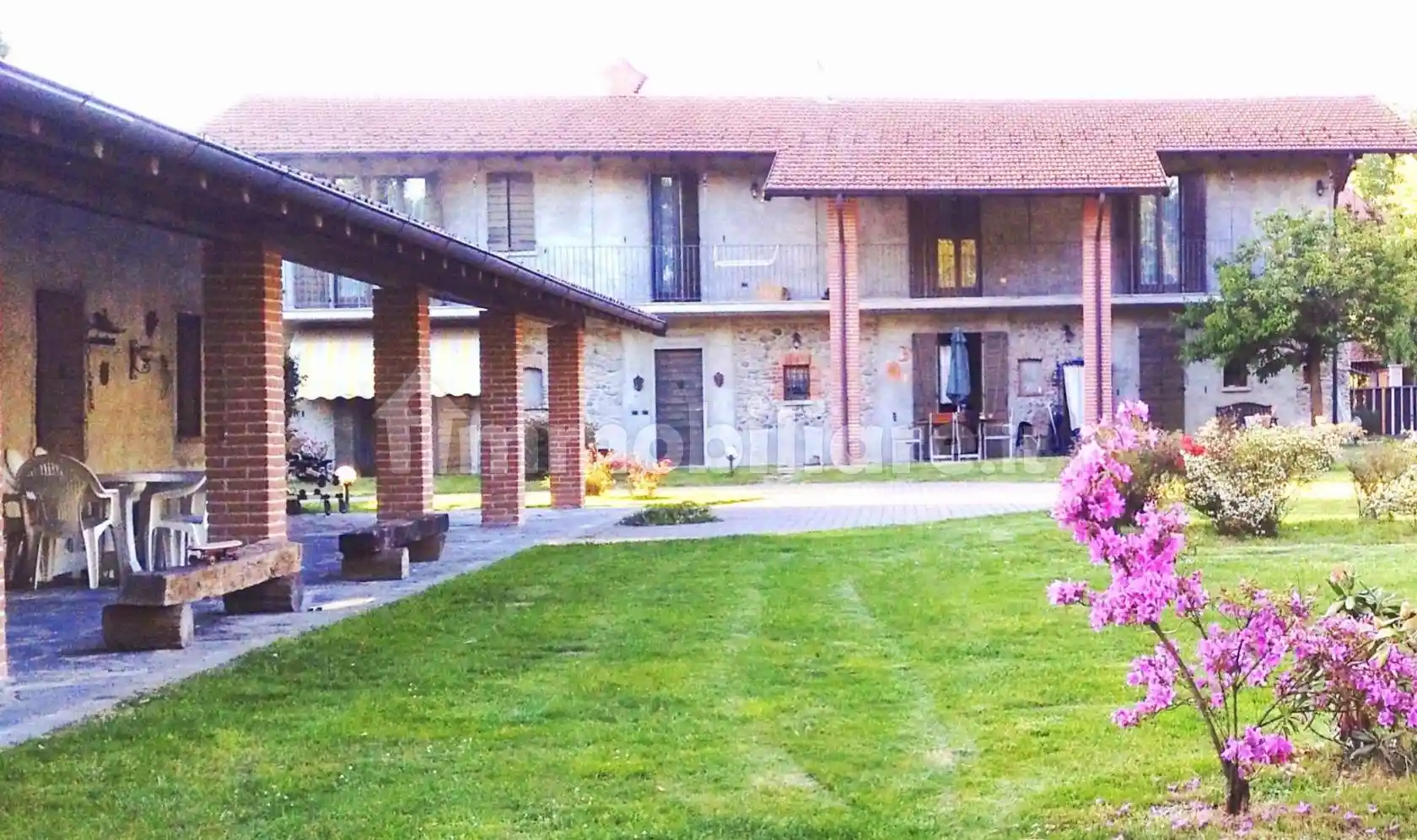 Villa in vendita a Castelletto Sopra Ticino