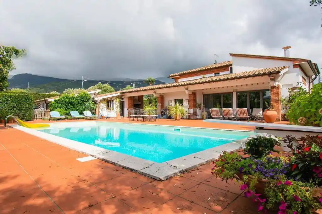 Villa in vendita a Pietrasanta