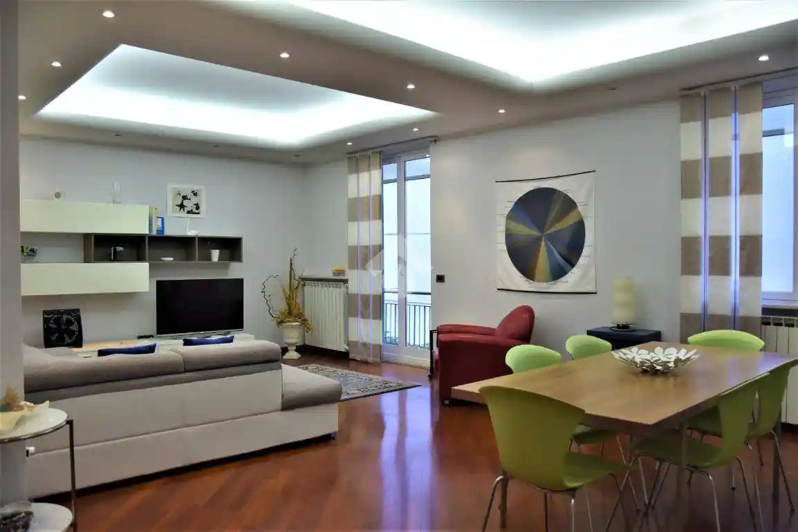 Appartamento in vendita a Varazze