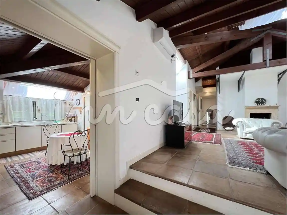 Appartamento ottimo stato, secondo piano, Colle di Covignano, Rimini - foto 4