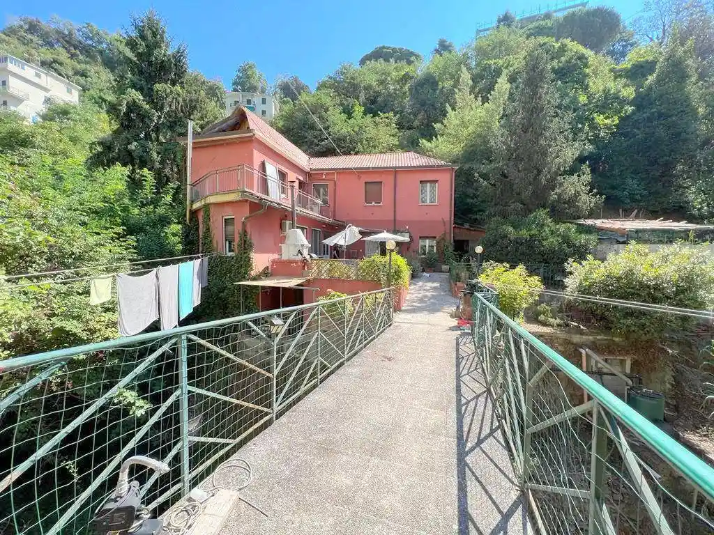 Casa indipendente in vendita a Genova