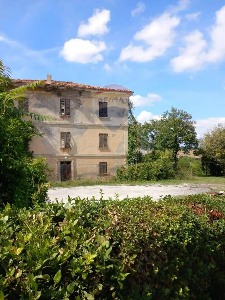 Casa indipendente in vendita a Fratte Rosa