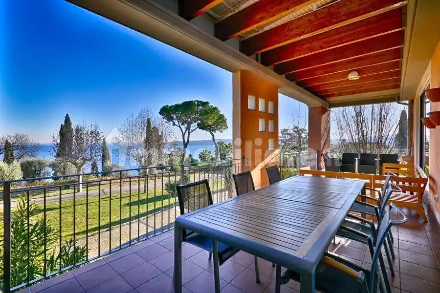 Appartamento in vendita a Padenghe sul Garda