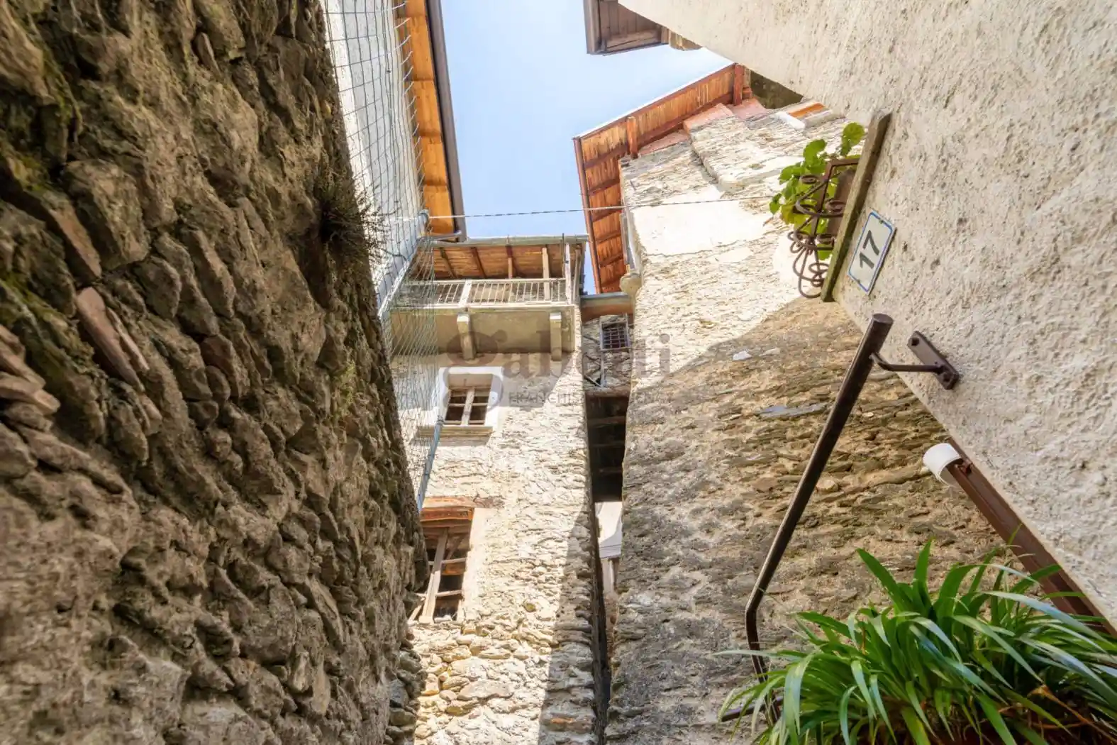 Casa indipendente in vendita a Valvarrone
