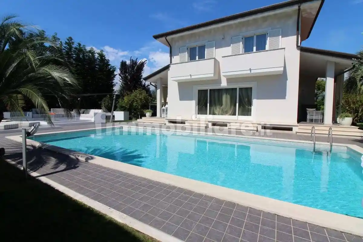 Villa in affitto a Forte dei Marmi