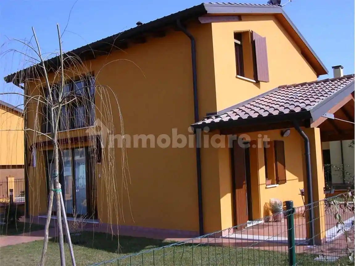 Villa in vendita a Mantova