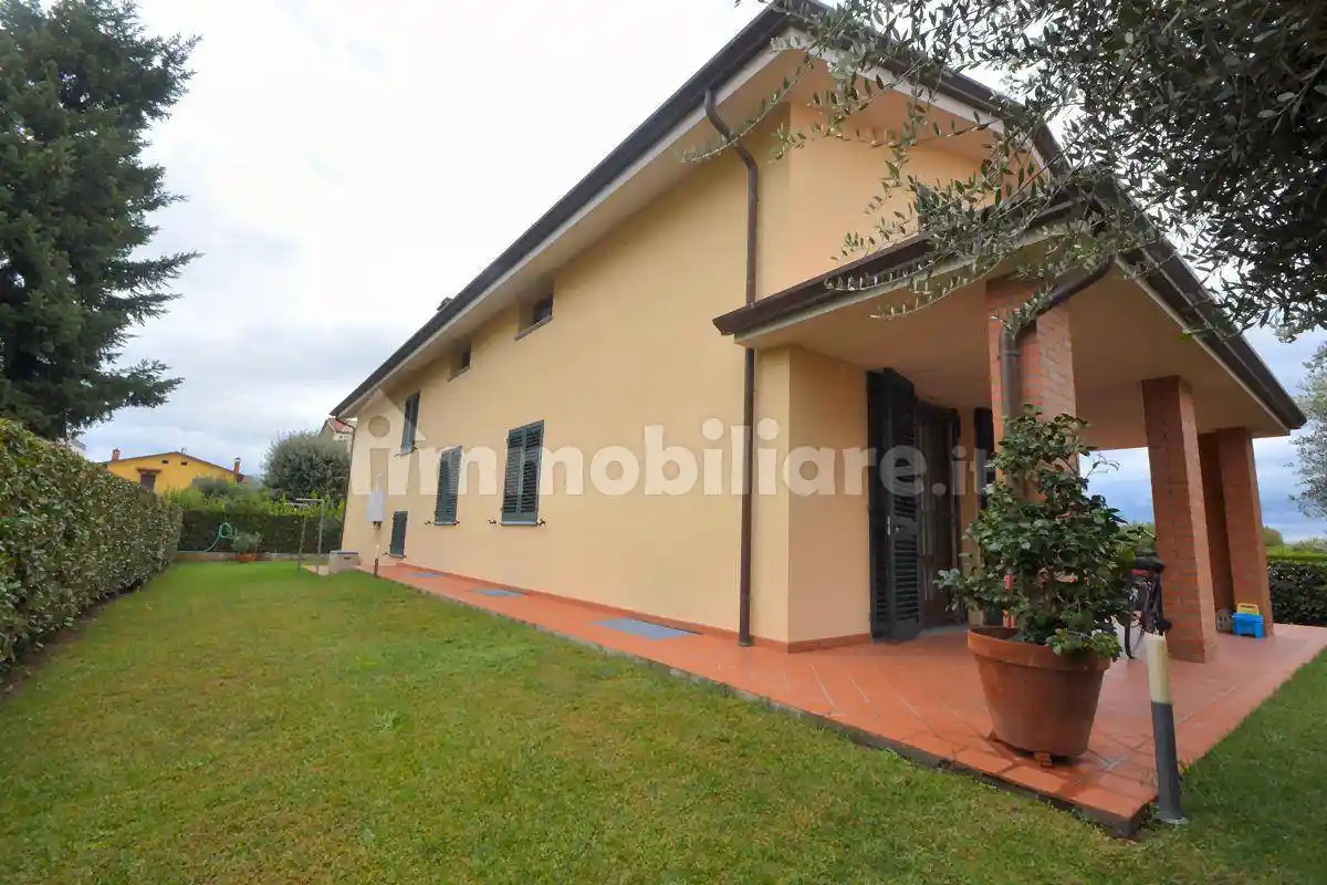Villa in vendita a Lucca