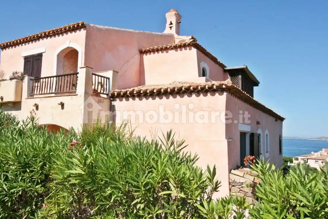 Appartamento in vendita a Arzachena