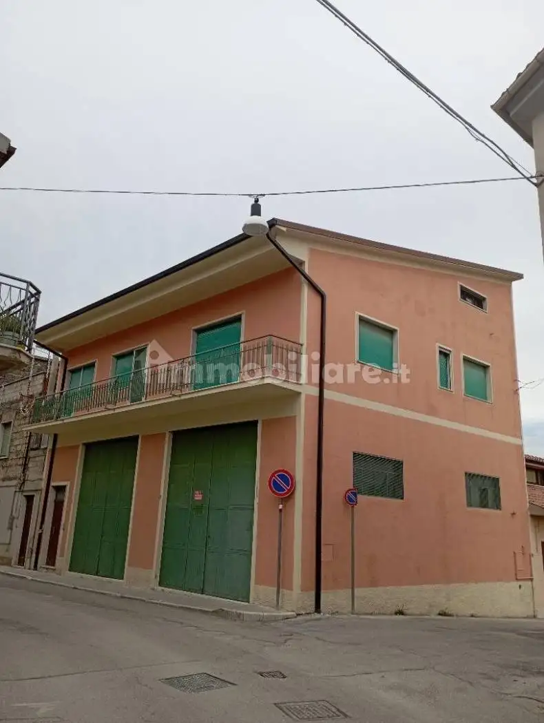 Casa indipendente in vendita a Tocco da Casauria