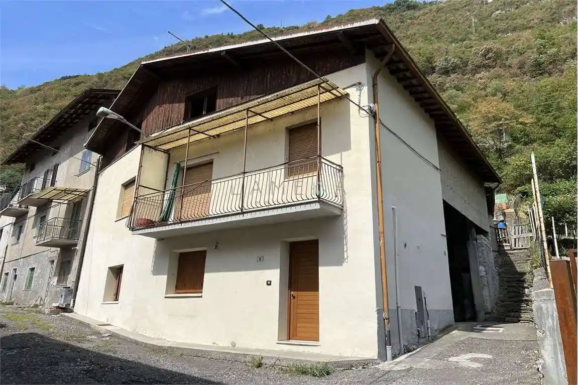 Casa indipendente in vendita a Piancogno