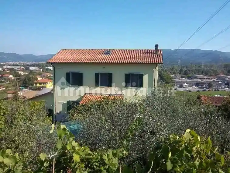 Casa indipendente in vendita a Arcola